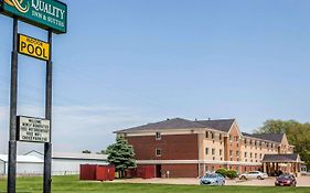 Quality Inn & Suites Davenport Near I-80 Exterior photo