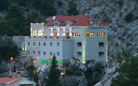 Hotel Villa Dvor Omis Exterior photo