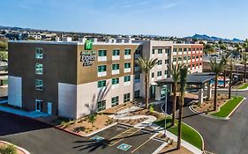 Holiday Inn Express & Suites Lake Havasu - London Bridge, An Ihg Hotel Lake Havasu City Exterior photo