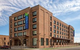 Holiday Inn Express Pensacola Downtown, An Ihg Hotel Exterior photo