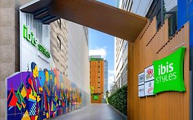 Ibis Styles Bangkok Silom Hotel Exterior photo