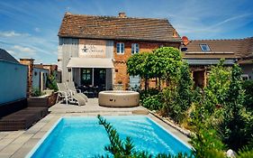 Alte Schmiede Mit Sauna, Pool Und Whirpool Im Aussenbereich Schoenstes Ferienhaus Der Lausitz Villa Elsterheide Exterior photo