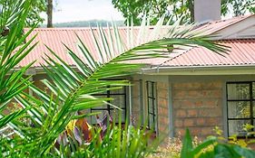 Zoe Homes 1Br And 2Br Cottage Own Compound -Kericho Town Near Green Square Mall Exterior photo