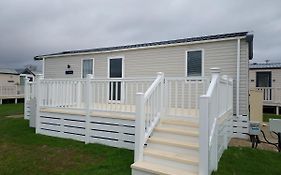 Hoburne Bashley Self-Catering Holiday Home New Milton Exterior photo