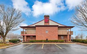 Red Roof Inn Uhrichsville Exterior photo