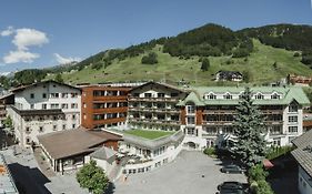 Hotel Schwarzer Adler - Sport & Spa Sankt Anton am Arlberg Exterior photo