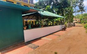 Aditi Apartment Thekkady Exterior photo