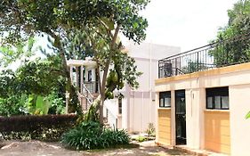 Golden Cherries Guest House Jinja Exterior photo