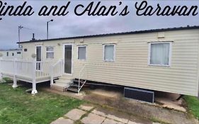 Linda/Alan'S Happy Holiday Home Rhyl Exterior photo