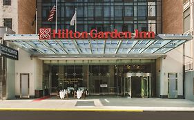 Hilton Garden Inn New York Times Square North Exterior photo