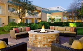 Courtyard By Marriott San Mateo Foster City Hotel Exterior photo