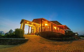 Gorilla Heights Lodge By Newmark Kisoro Exterior photo