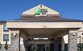 Holiday Inn Express & Suites Logan, An Ihg Hotel Exterior photo