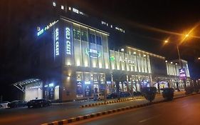 One Bed Appartment In Goldcrest Mall And Residency Dha Lahore Exterior photo