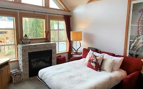 Stunning 2Br W Pool, Hot Tub Walk To Everything! Aparthotel Whistler Exterior photo