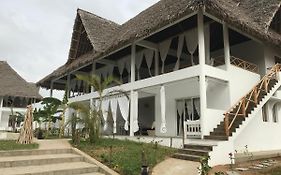 Dream House Aparthotel Watamu Exterior photo