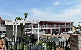 Midtown Inn & Suites La Junta Exterior photo