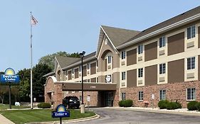 Days Inn & Suites By Wyndham Green Bay Wi Exterior photo