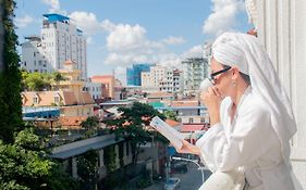 Grand Elevation Hotel Phnom Penh Exterior photo