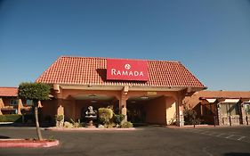 Ramada By Wyndham Fresno North Hotel Exterior photo