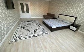 Уютная Кв В Жк Нектар Мкр Батыс-2 Apartment Aktobe Exterior photo