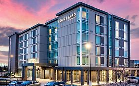 Courtyard By Marriott Burlington-Oakville Exterior photo