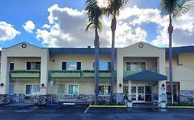 Quality Inn & Suites Anaheim At The Park Exterior photo