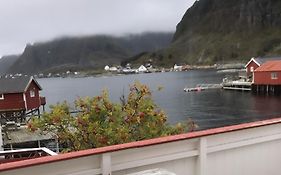 Buodden Rorbuer - Fisherman Cabins Sorvagen Exterior photo