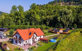 Pod Chmielarzem Bed & Breakfast Wojcieszow Exterior photo