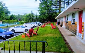 Robin Hood Motel Saratoga Springs Exterior photo