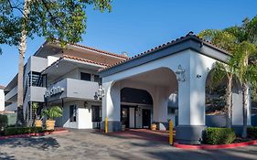 Days Inn By Wyndham Encinitas Moonlight Beach Exterior photo