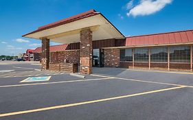 Rodeway Inn McPherson Exterior photo