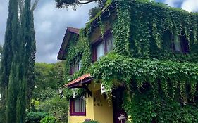 Petit Hotel Provence Gramado Exterior photo