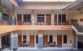 Urbanview Syariah Wisma Wongso Borobudur Hotel Magelang Exterior photo