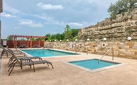 Baymont Inn & Suites By Wyndham Glen Rose Exterior photo