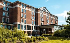 Hilton London Heathrow Airport Terminal 5 Hotel Hillingdon Exterior photo