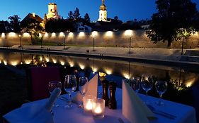 Hotel Icon Gyor Exterior photo