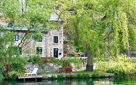 Pieds Dans L'Eau Private Wellness Bordure De Meuse Villa Lustin Exterior photo