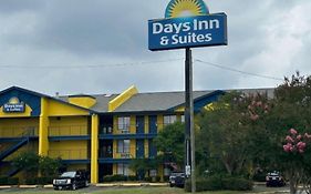 Days Inn & Suites Mobile Exterior photo