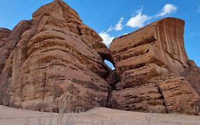 Qais Camp Wadi Rum Exterior photo