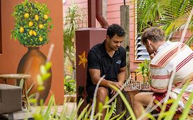 Travellers Oasis Hostel Cairns Exterior photo