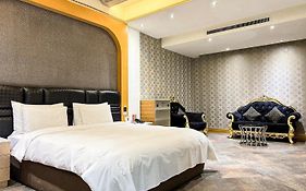 All-Ur Boutique Motel -Chia Yi Branch Chiayi City Exterior photo