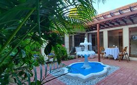 Vive Utila - Bed & Breakfast Bed & Breakfast Exterior photo