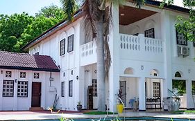 Eazy Breezy Backpackers Villa Dar es Salaam Exterior photo