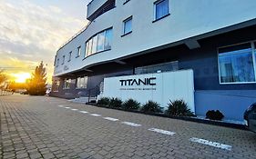 Titanic Bed & Breakfast Bialystok Exterior photo