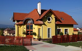 Pihenokereszt Panzio Bed & Breakfast Sopron Exterior photo