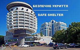 Salute Hotel Kyiv Exterior photo