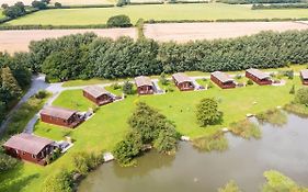 Paradise Lakeside Lodges Wheldrake Exterior photo