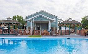 Atlantic Shores Inn And Suites Chincoteague Exterior photo