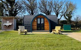 Camping Pods Trevella Holiday Park Hotel Crantock Exterior photo